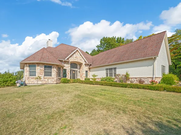 77544 38th Ave, Covert, MI 49043