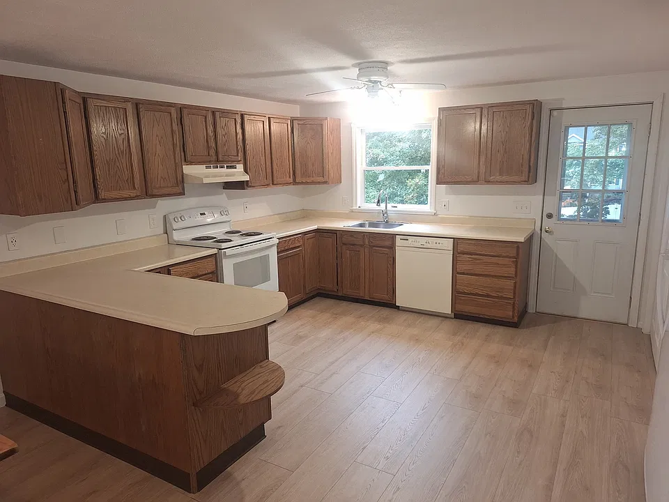 79 Grand View Ave #1