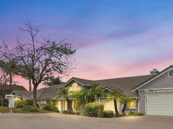 1416 W Country Club Ln W, Escondido, CA 92026
