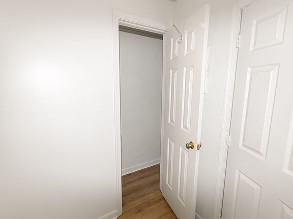 5th image of 2834 Walnut St APT B