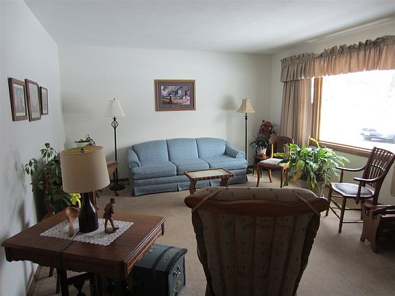 2nd image of 409 Hyland Dr