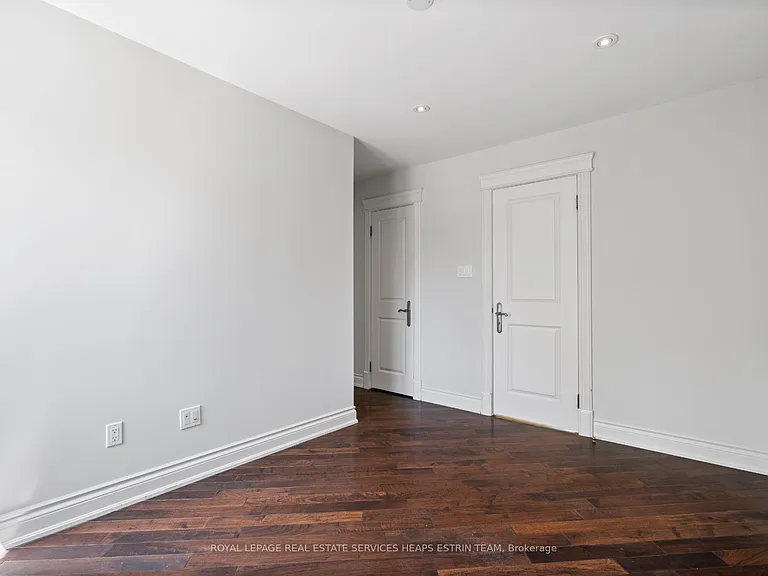 110 Parklea Dr — Photo 17