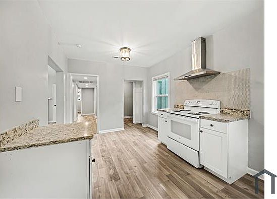 5th image of 1900 Saint Charles Ave SW