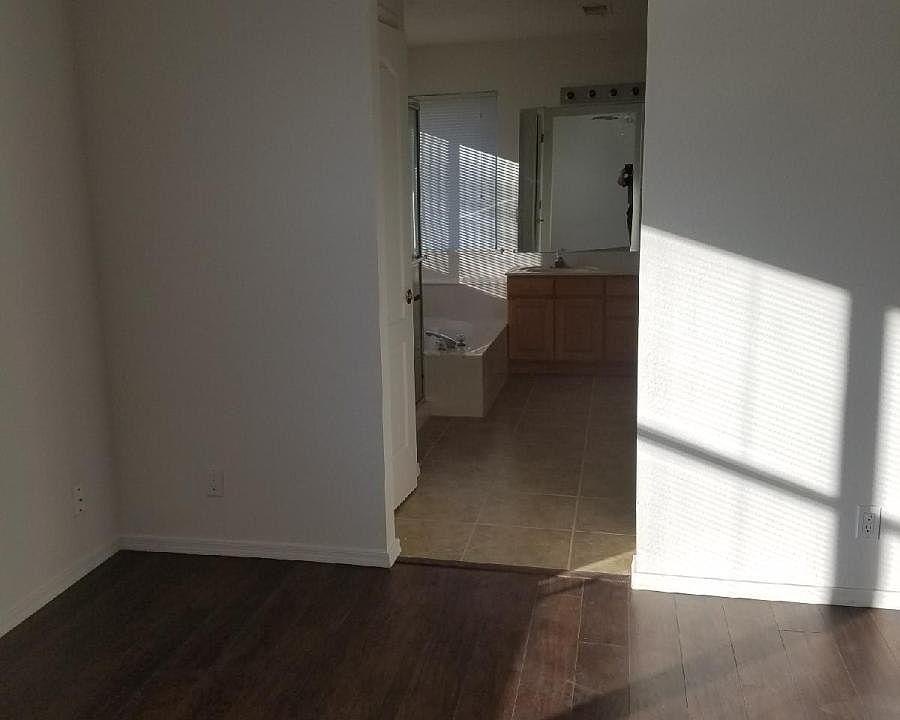 1st image of 1515 Canyon Hills Dr NE