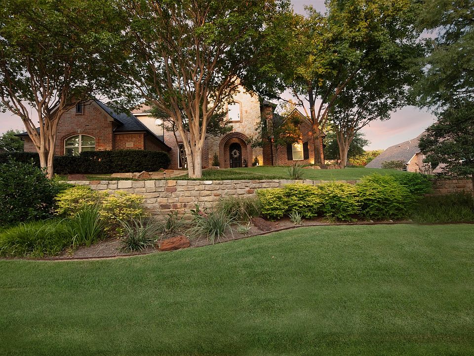 1st image of 805 Lake Breeze Dr