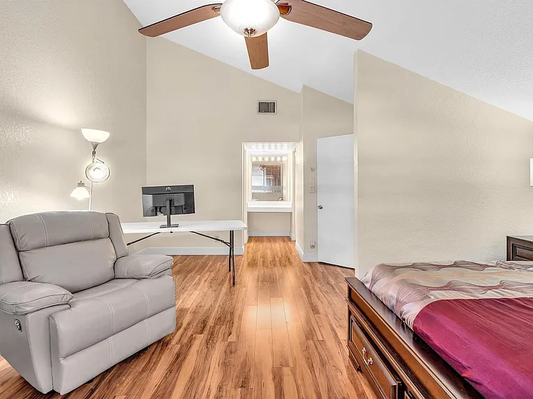 10240 NW 33rd Pl — Photo 13