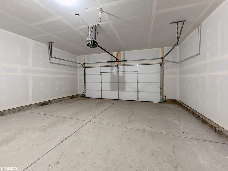 40 Olympus Dr — Photo 6