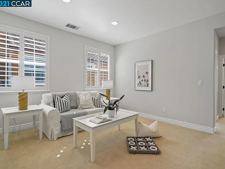 513 Wells Ct — Photo 15