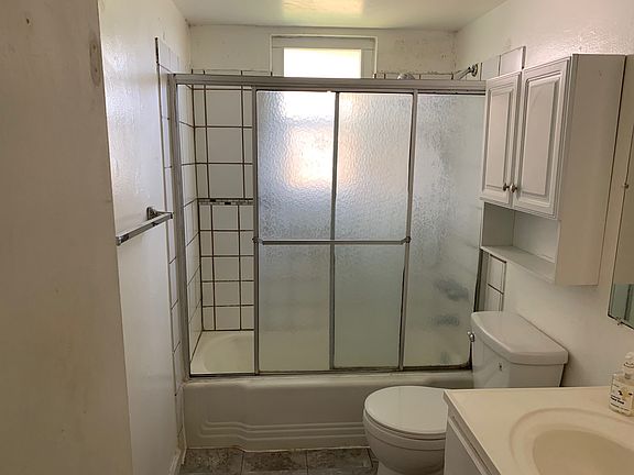 5th image of 4045 Manhattan Cir