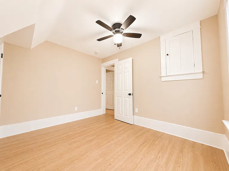 1207 E 55th St #1 — Photo 4