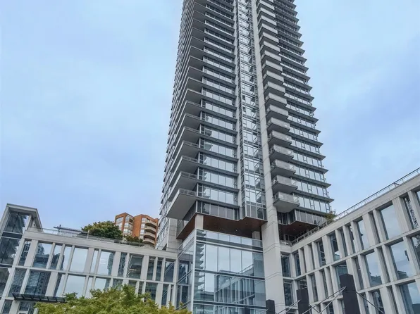 4360 Beresford St #2305, Burnaby, BC V5H 2W2