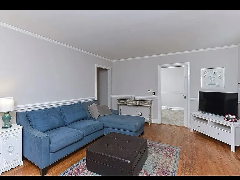 1527 S Kilbourne Rd — Photo 6