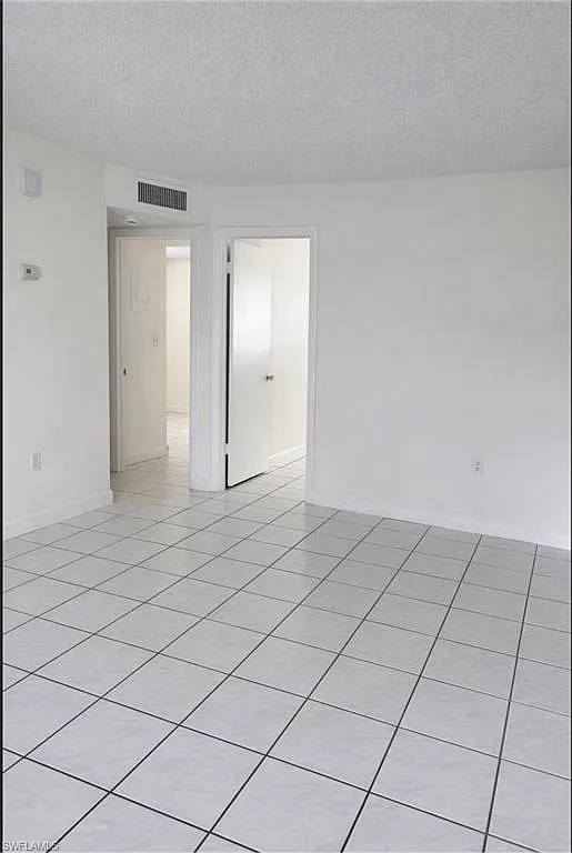 2 bed, 1.0 bath, 594 sqft, $1,650 — Photo 2
