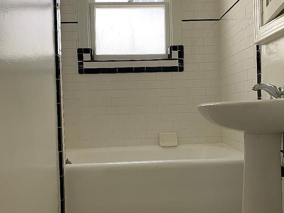 4th image of 1819 N Kingsley Dr #206