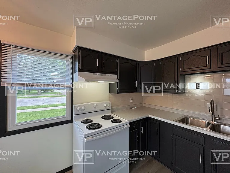 2120 Van Deuren St #A — Photo 5