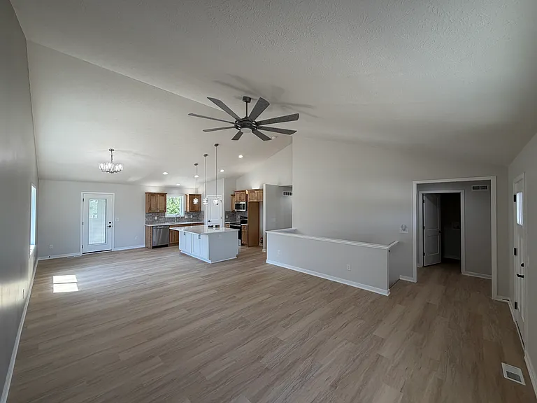 8111 Kallum Dr — Photo 4