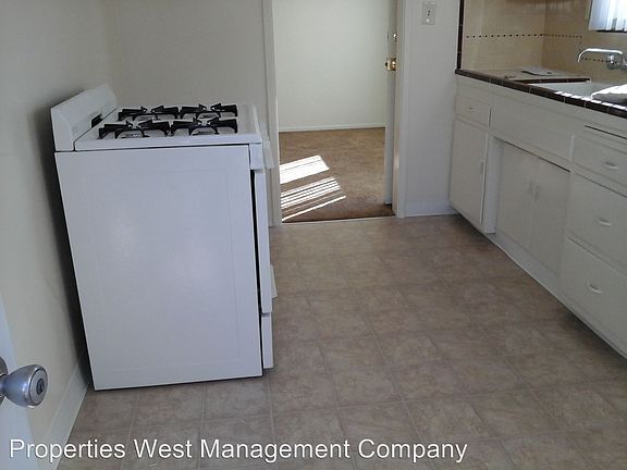 3rd image of 3712 S Gaffey St
