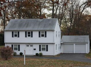 9 Sun Dance Cir, Stamford, CT 06905