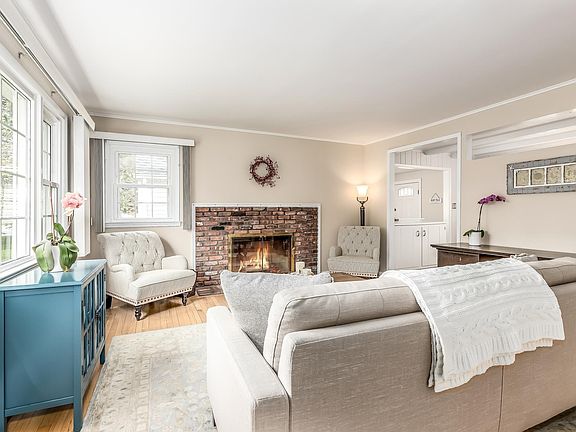 4th image of 203 Academy St