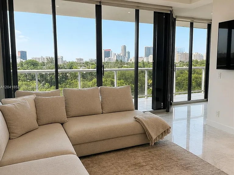 3640 Yacht Club Dr #502 — Photo 10