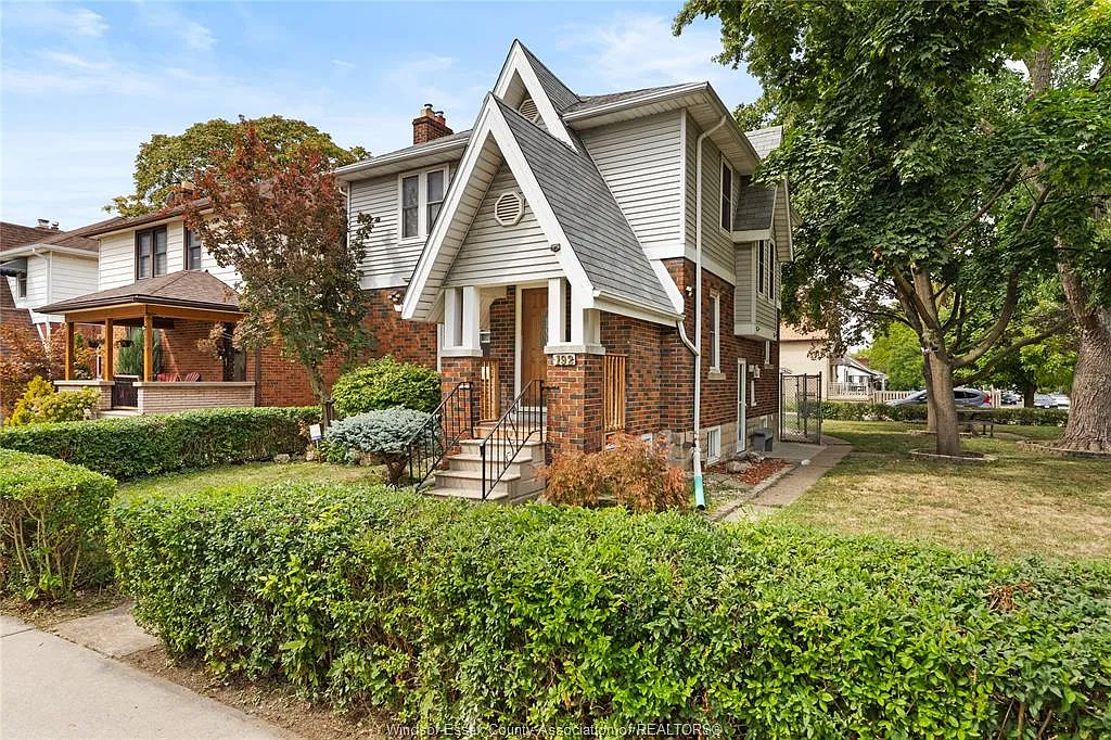 3 bed, $2,600 — Photo 2
