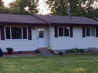 29998 Norway Ave, Lindstrom, MN 55045