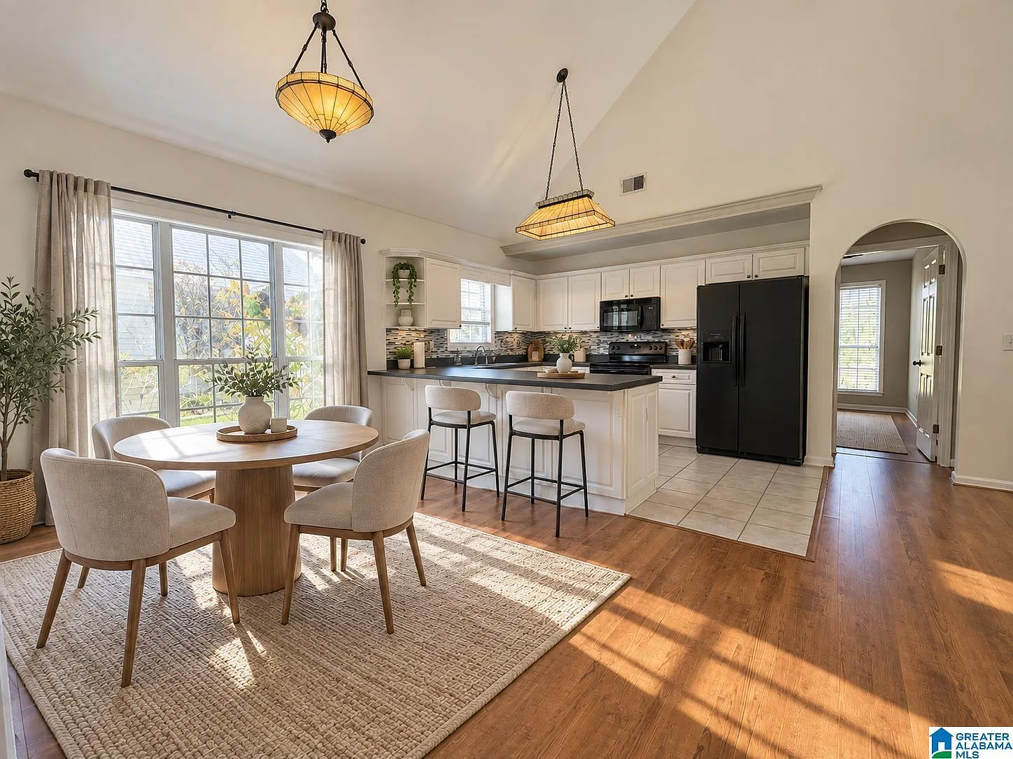 2 bed, 2.0 bath, 1230 sqft, $1,895 — Photo 4