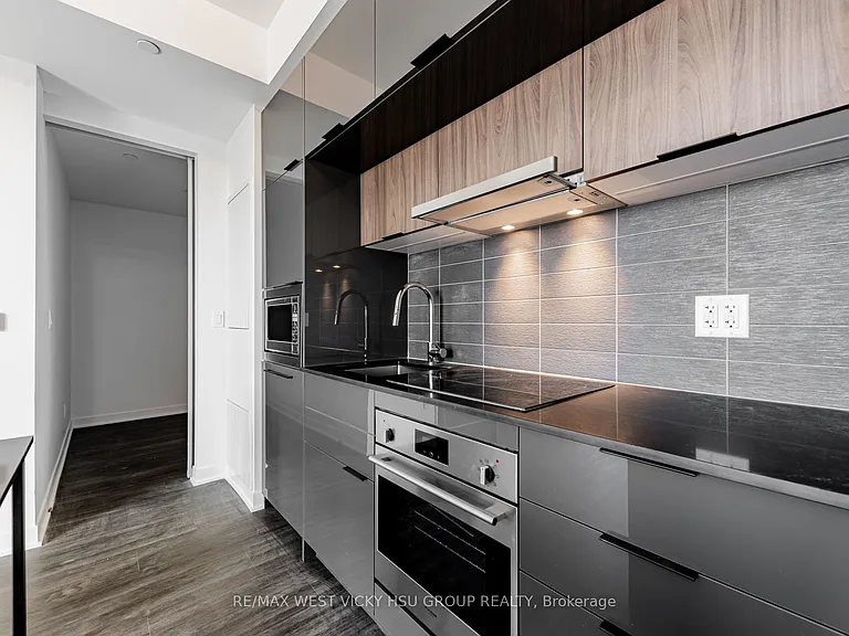 185 Alberta Ave #810 — Photo 8