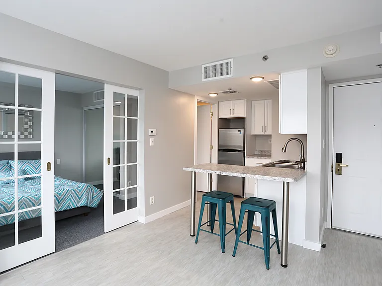Flats at 390 — Photo 13