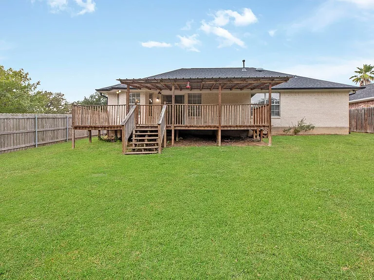 2511 Westwood Main Dr — Photo 28