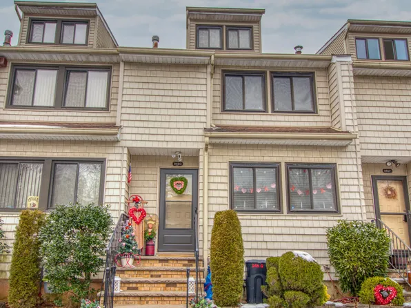 245 Signs Rd APT G, Staten Island, NY 10314