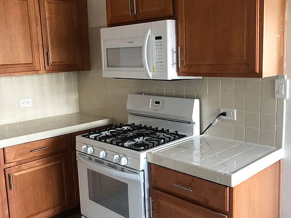 4th image of 2535 Kansas Ave #102