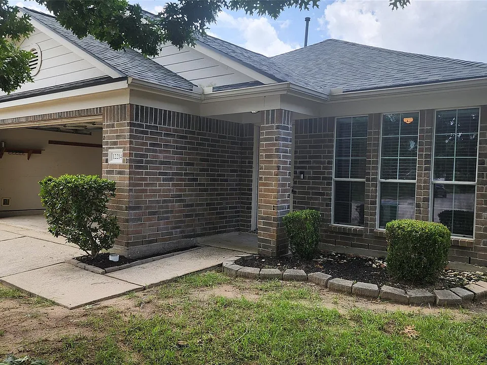 12214 Carriage Oak Cir