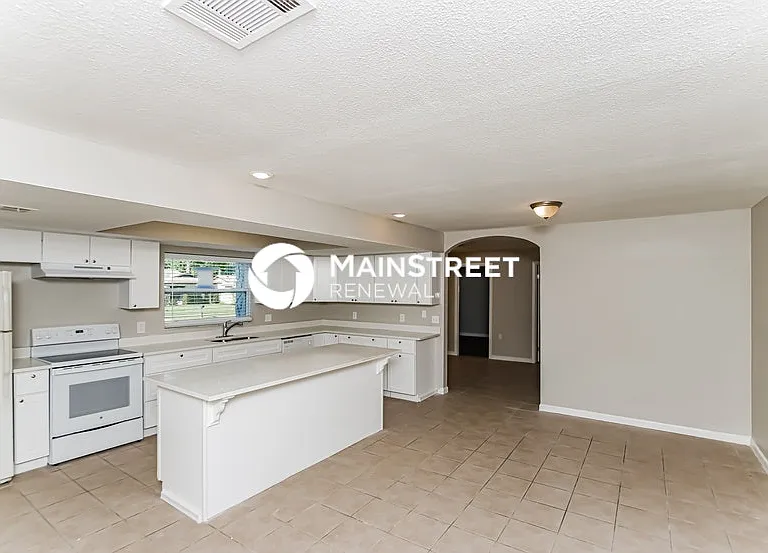 1513 Hendren Dr — Photo 4