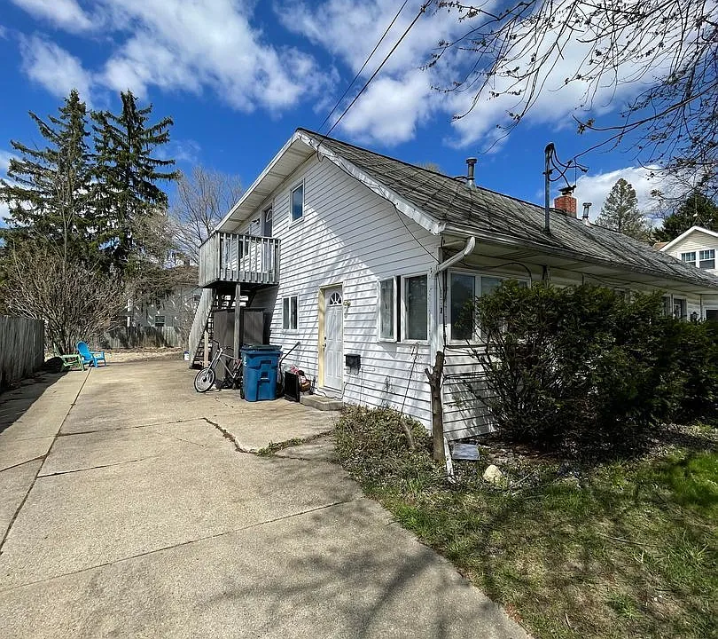 121 Parchmount Ave #D
