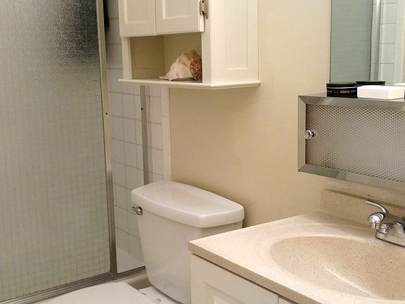 5th image of 753 Lake Edward Dr