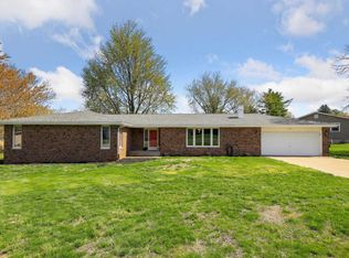 902 E Kratz Rd, Monticello, IL 61856