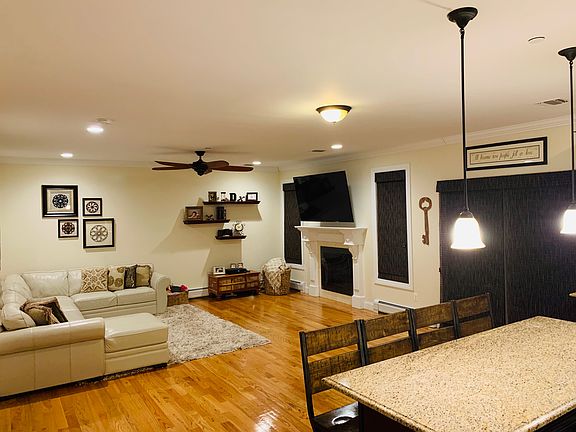 5th image of 340 Ashland Ave