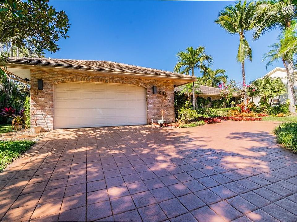 1st image of 393 Woodlake Lane