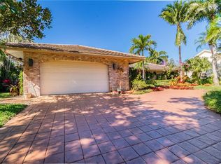 393 Woodlake Ln, Deerfield Beach, FL 33442