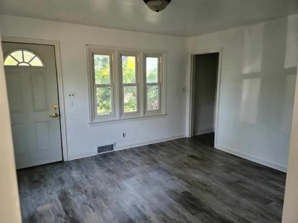 2725 Rimrock Rd, Madison, WI 53713