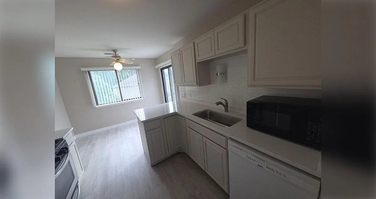 2 bed, 2.0 bath, 1200 sqft, $2,200 — Photo 4