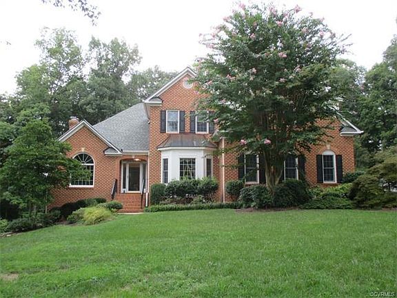 3rd image of 204 Wood Brook Way