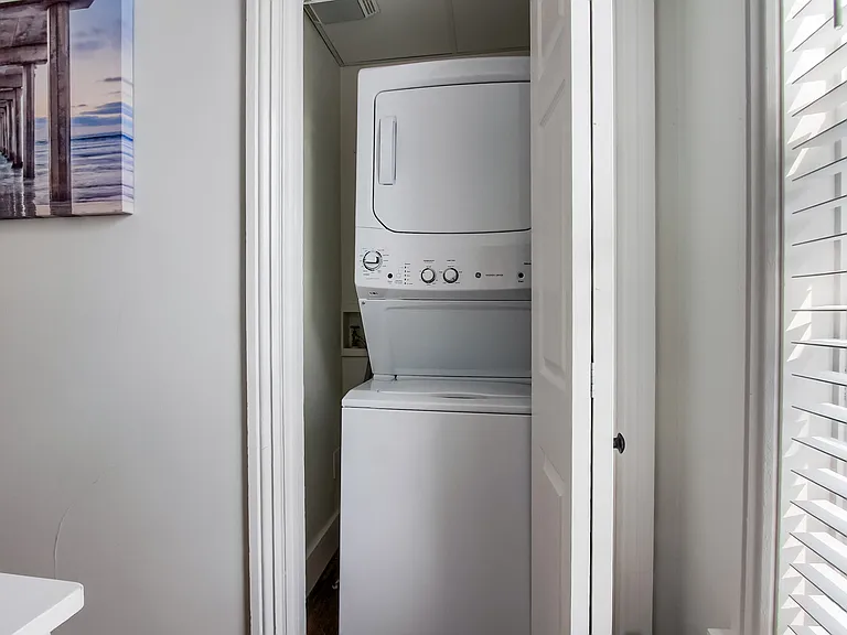 807 Green St #2 — Photo 11