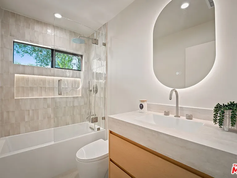 20466 Miranda St — Photo 26