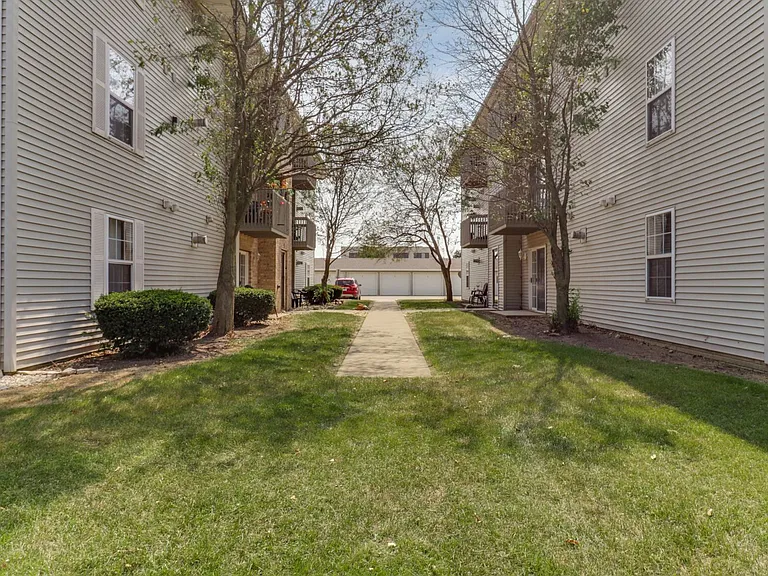 Christopher Way Apartments — Photo 53