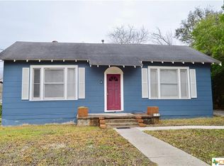 920 Mitchell St, Gonzales, TX 78629