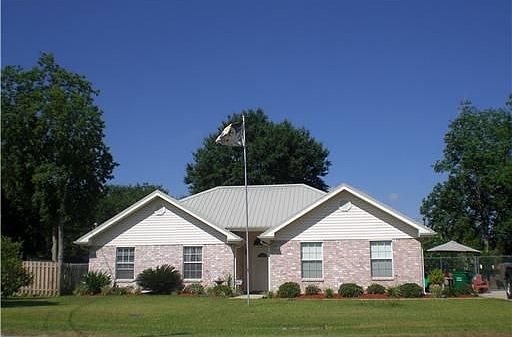 1st image of 411 Magnolia Ave