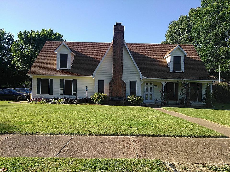 1st image of 902 White Pine Dr