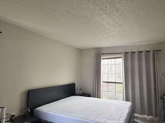 5th image of 311 Hampshire Ct